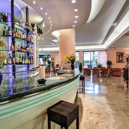 Hotel Royal-spiaggia