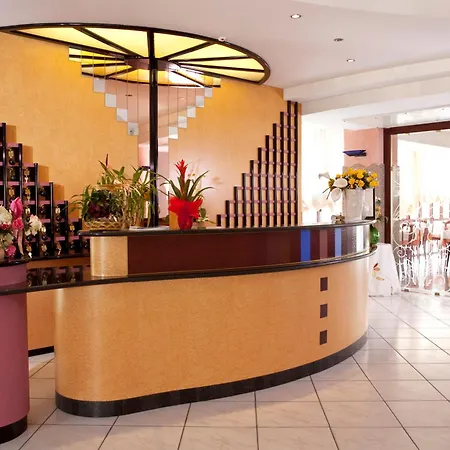 Royal-spiaggia Hotel 3*