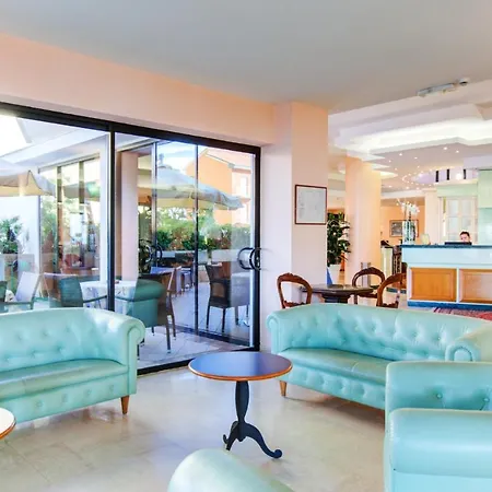 Hotel Royal-spiaggia