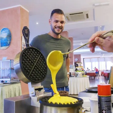 Ξενοδοχείο Royal-spiaggia 3*