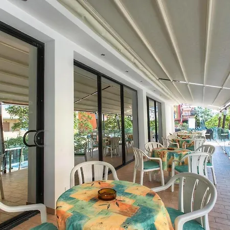 Royal-spiaggia מלון 3*