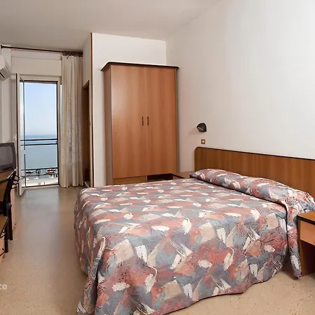 Hotel Royal-spiaggia