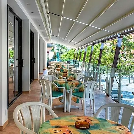 Hotel Royal-spiaggia